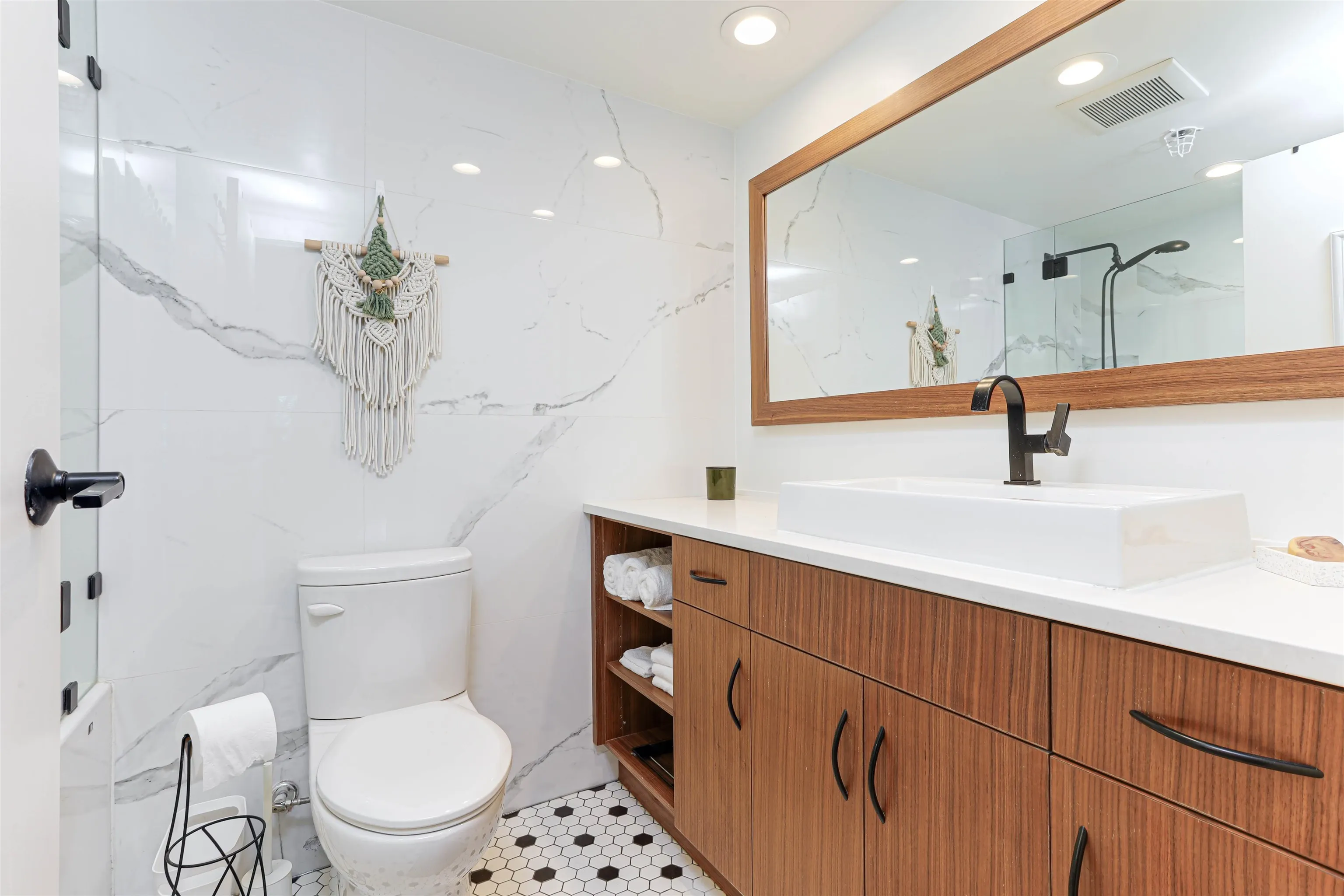 1006 Beach Avenue #505