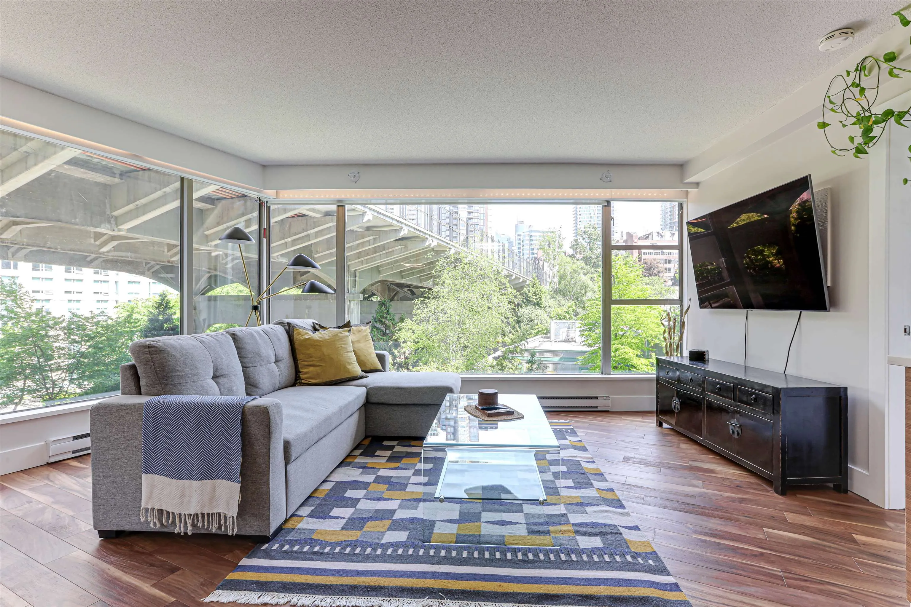 1006 Beach Avenue #505