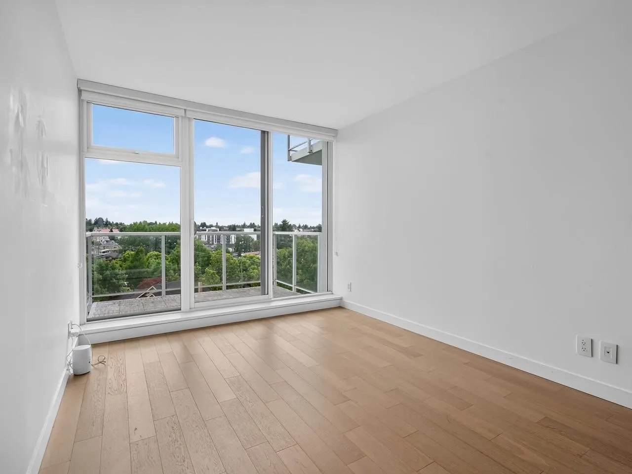 2221 E 30th Avenue #906