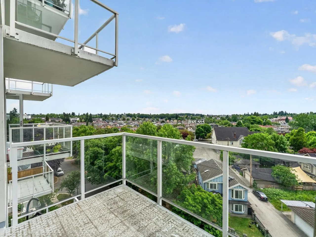 2221 E 30th Avenue #906