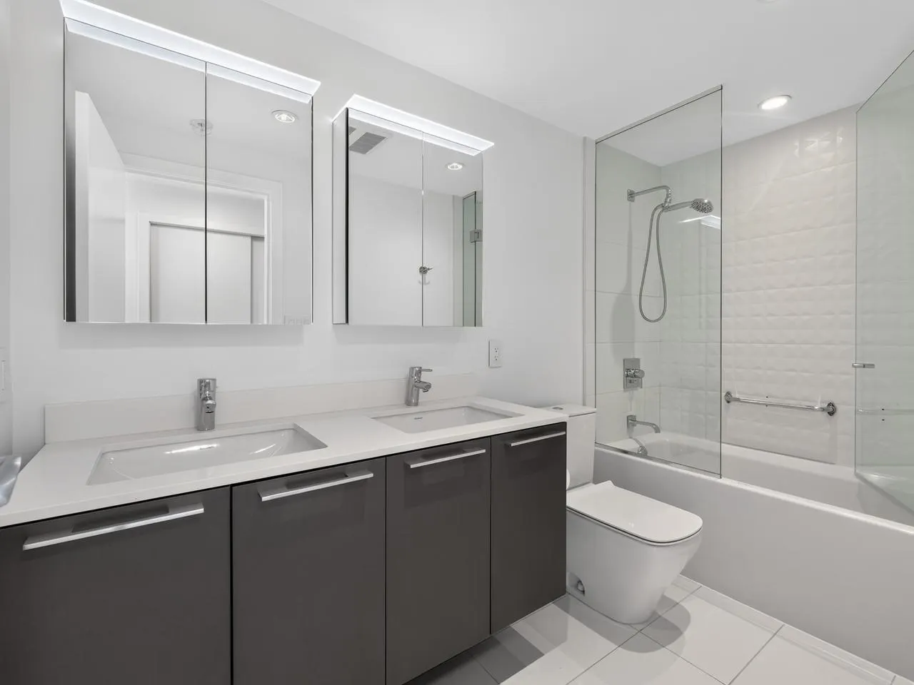 2221 E 30th Avenue #906