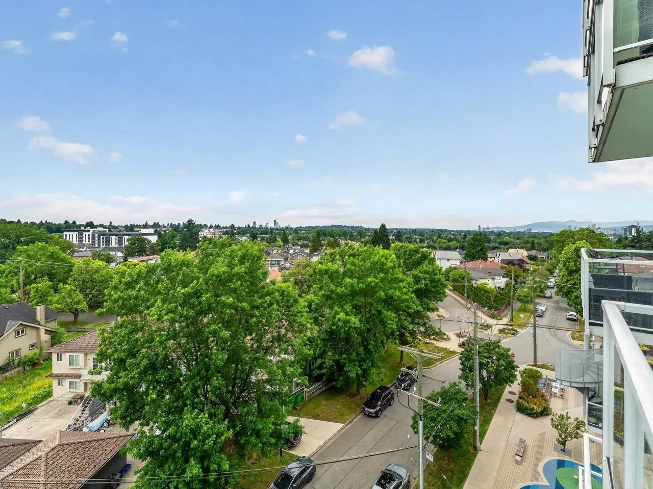 2221 E 30th Avenue #906