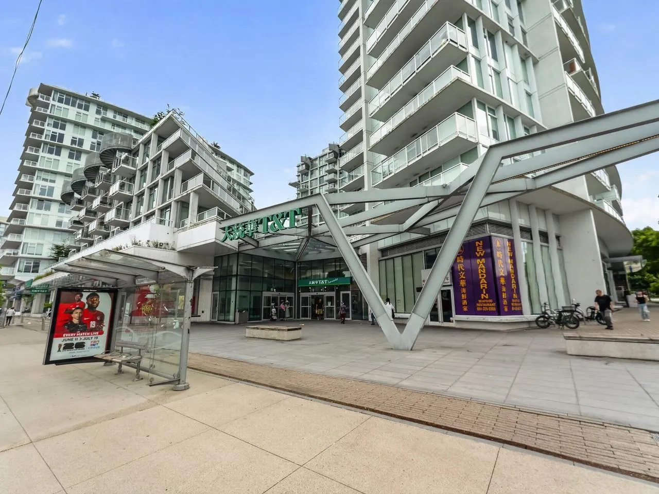 2221 E 30th Avenue #906