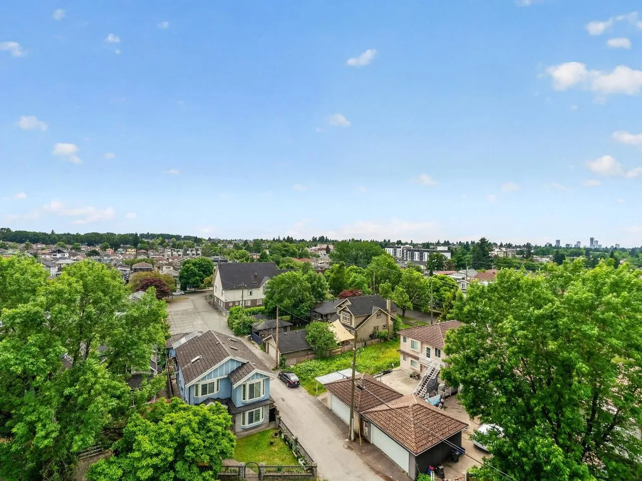 2221 E 30th Avenue #906