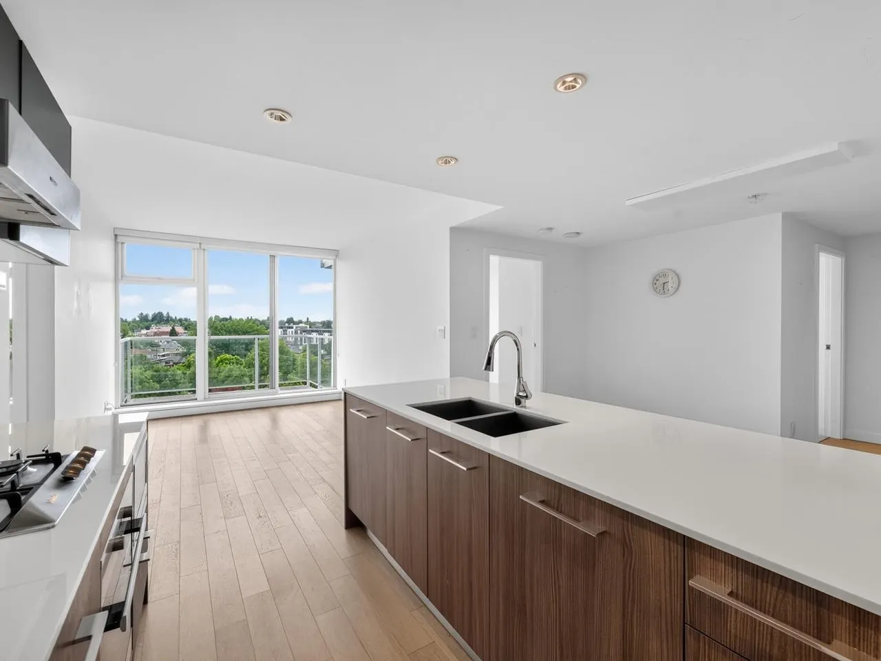 2221 E 30th Avenue #906