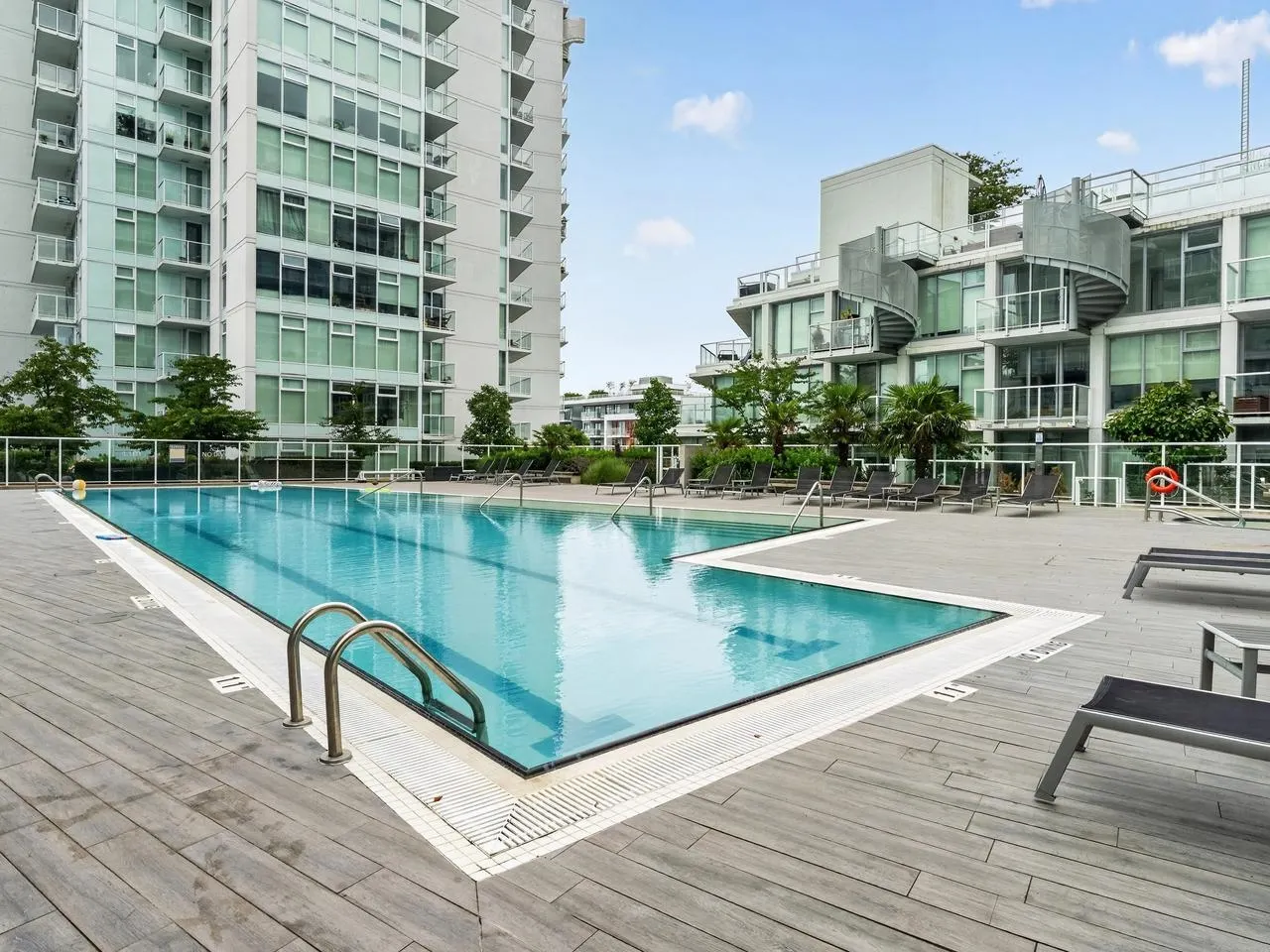 2221 E 30th Avenue #906