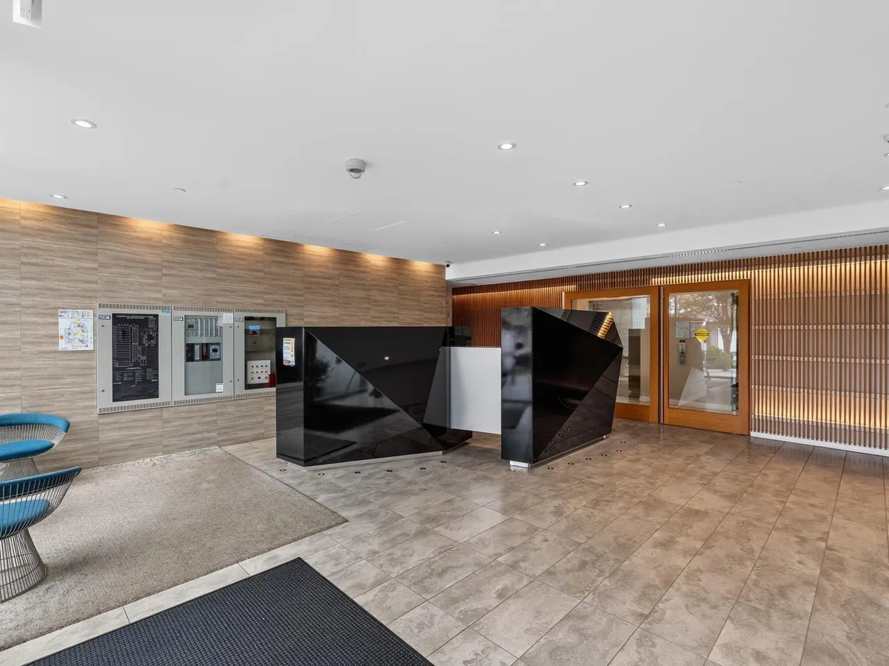 2221 E 30th Avenue #906