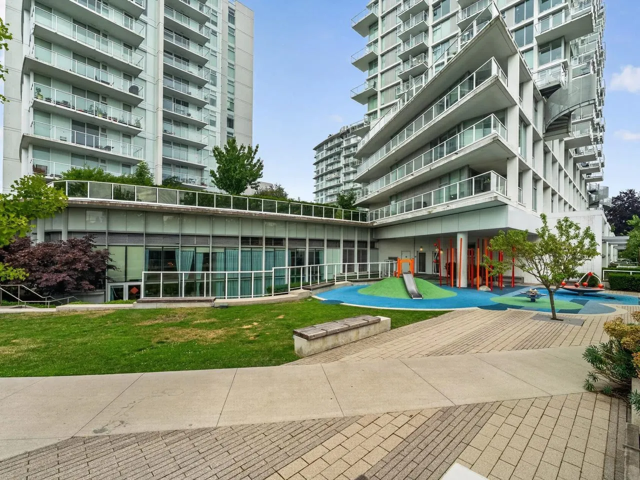 2221 E 30th Avenue #906