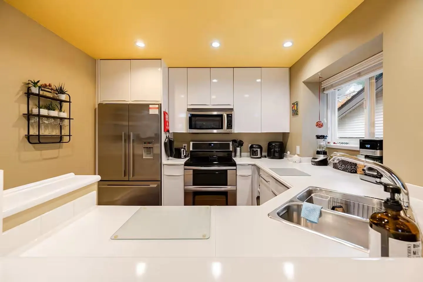336 E 26th Street