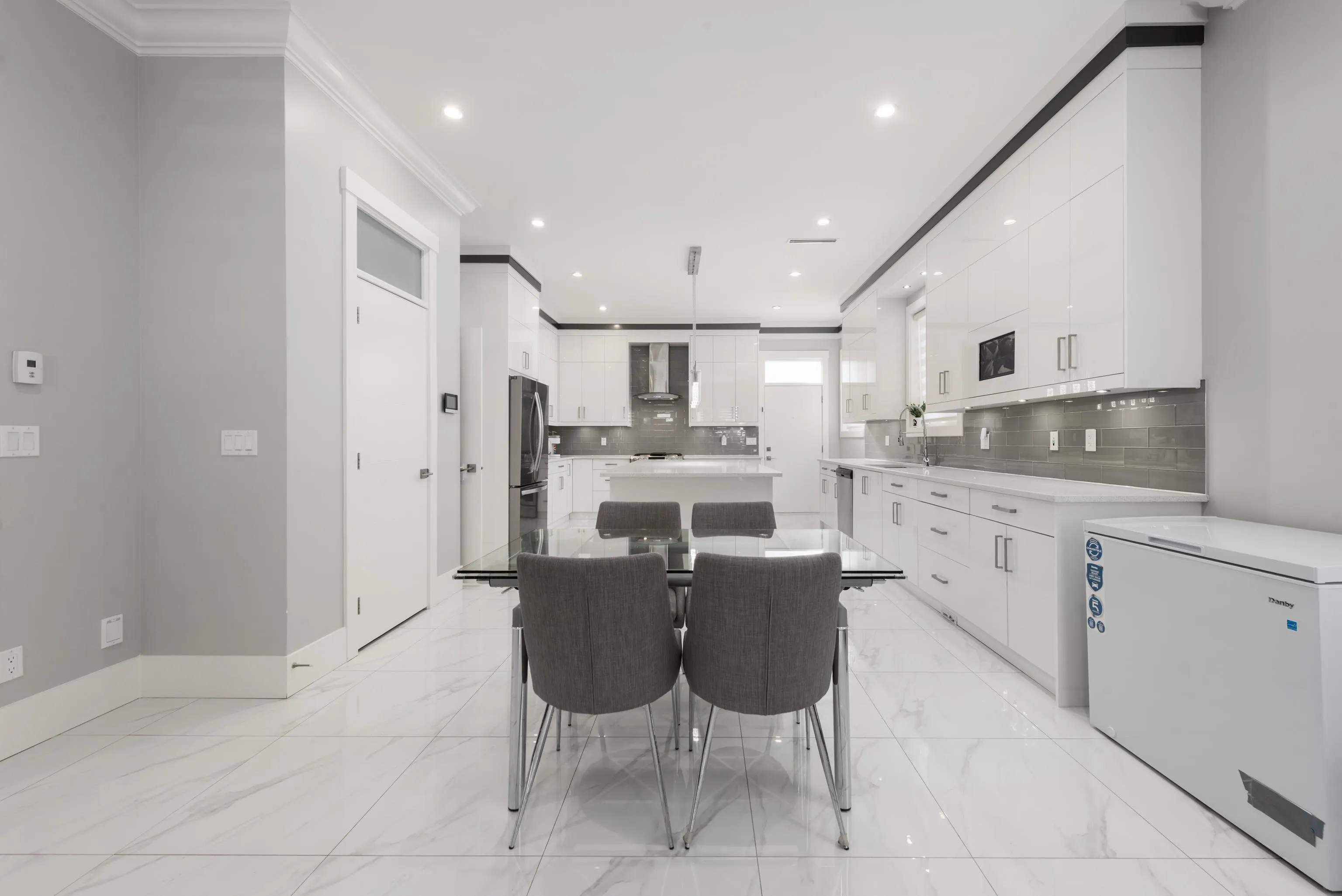 1135 Yorston Court