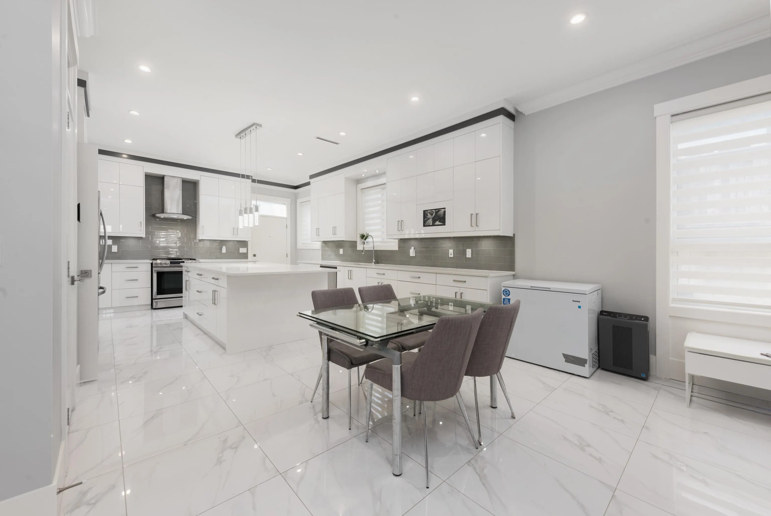 1135 Yorston Court