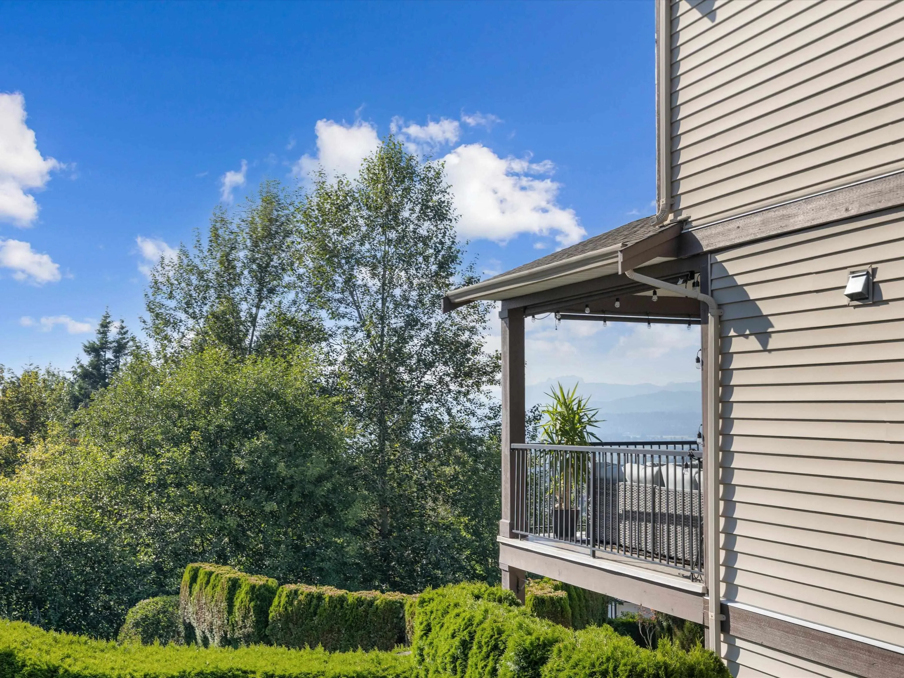 3526 Bassano Terrace
