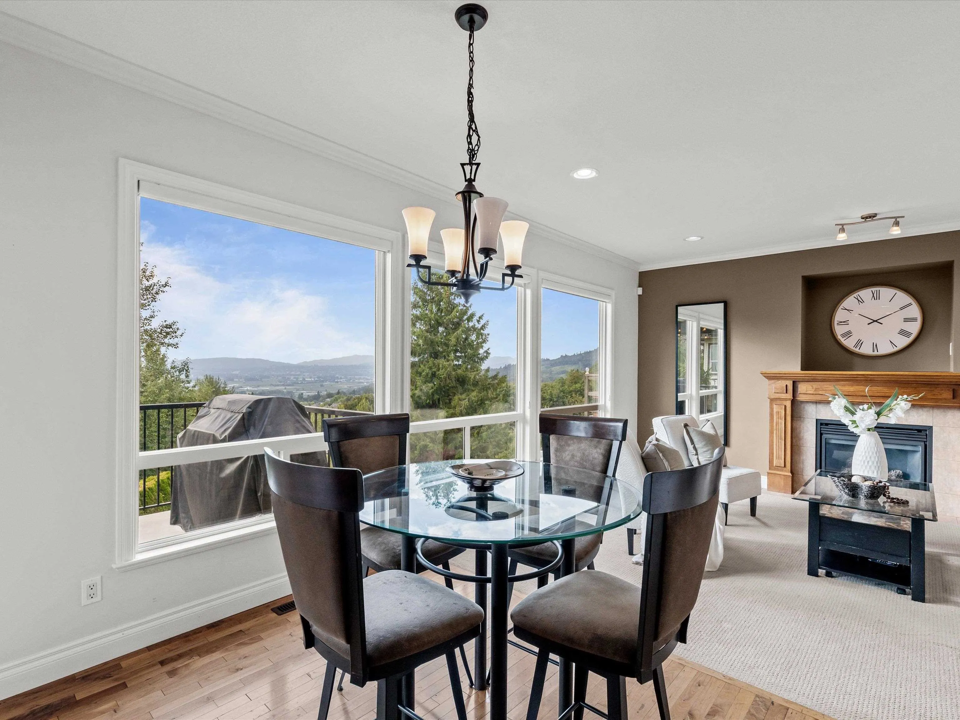 3526 Bassano Terrace