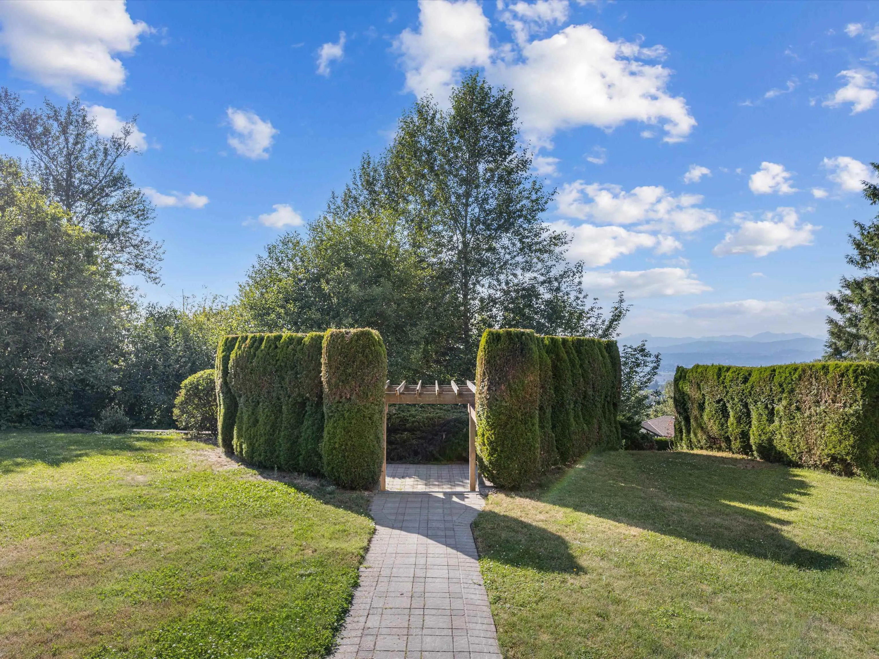 3526 Bassano Terrace