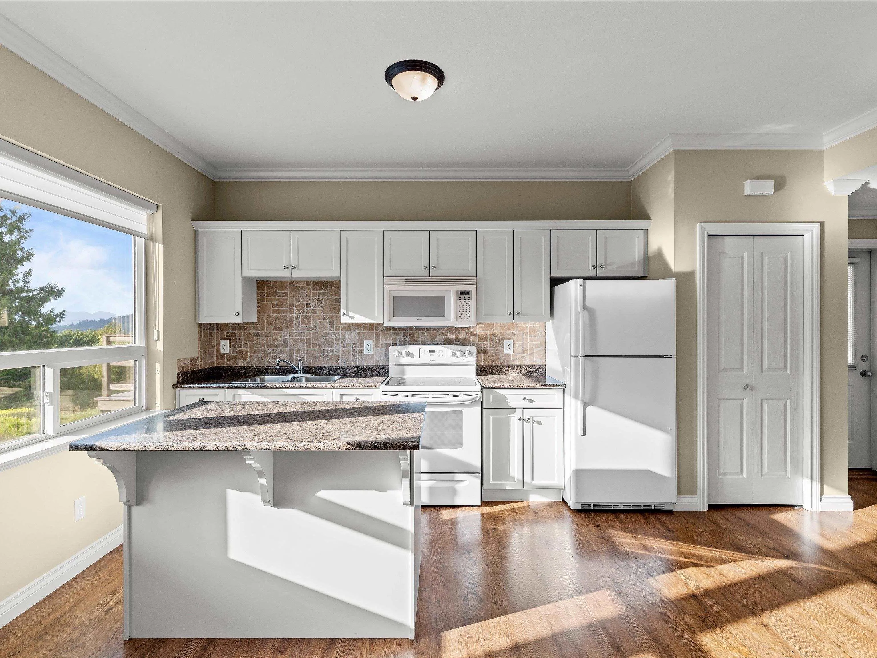 3526 Bassano Terrace