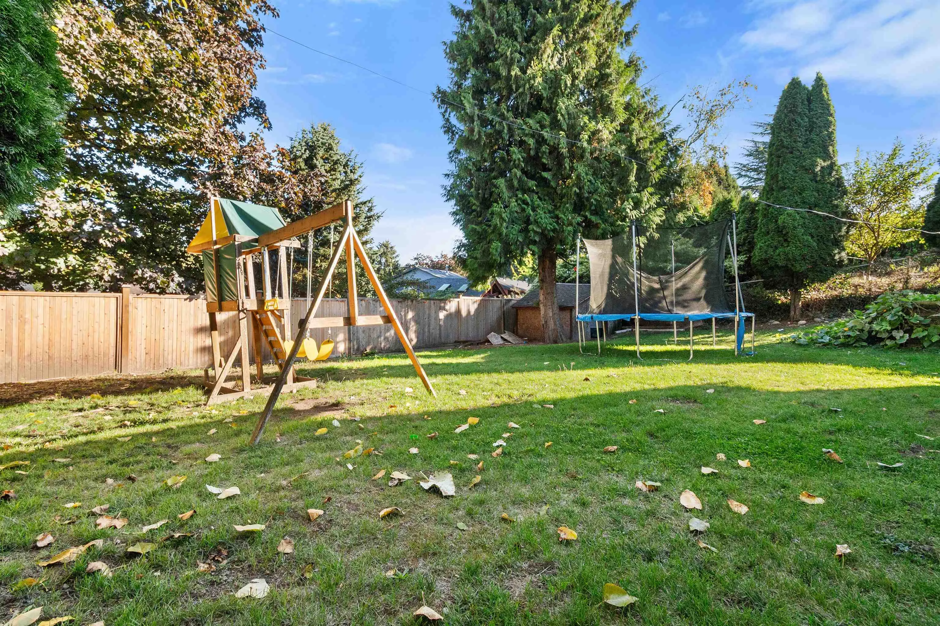 3752 Harwood Crescent