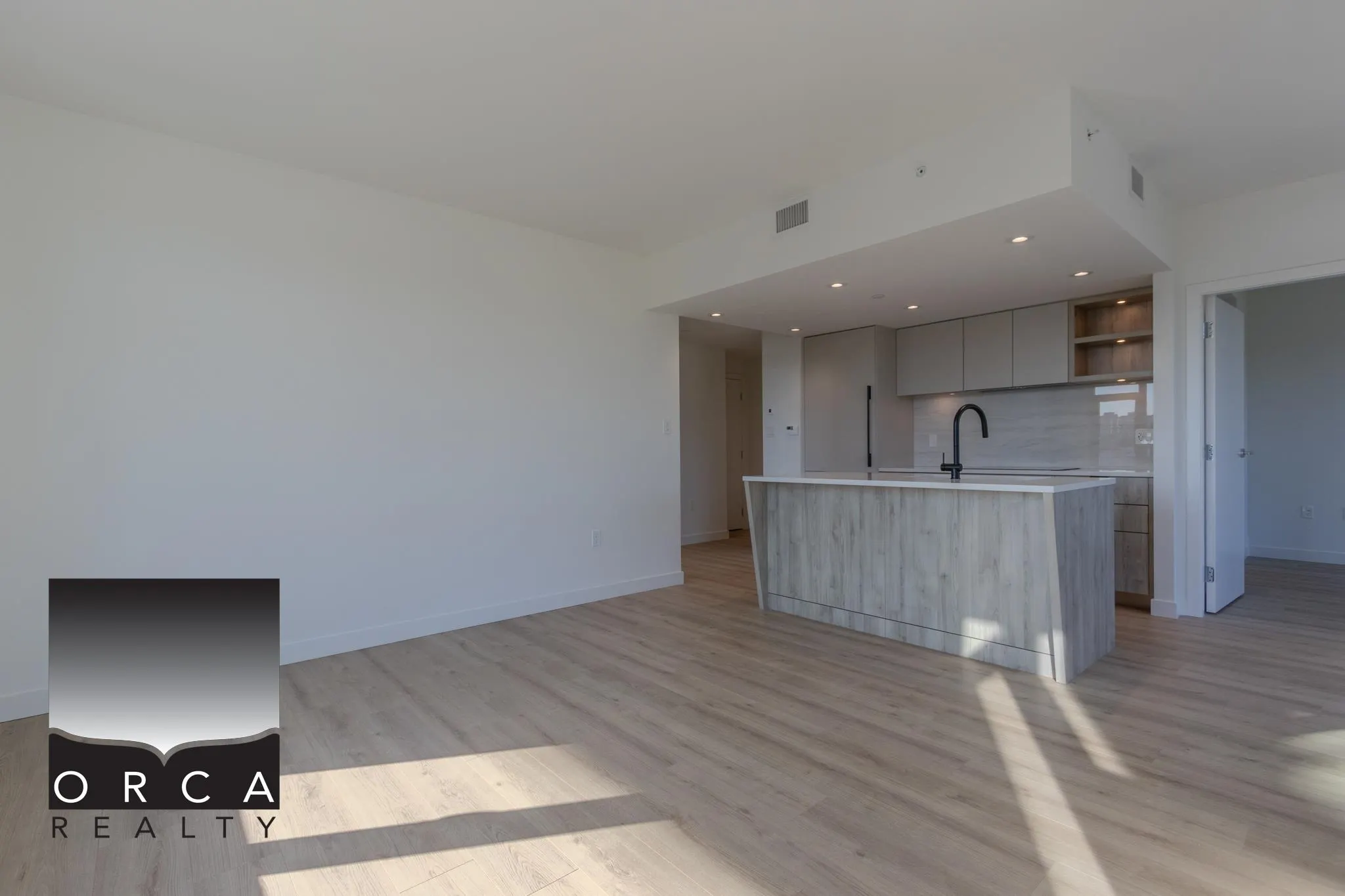 755 Harbour Drive #609