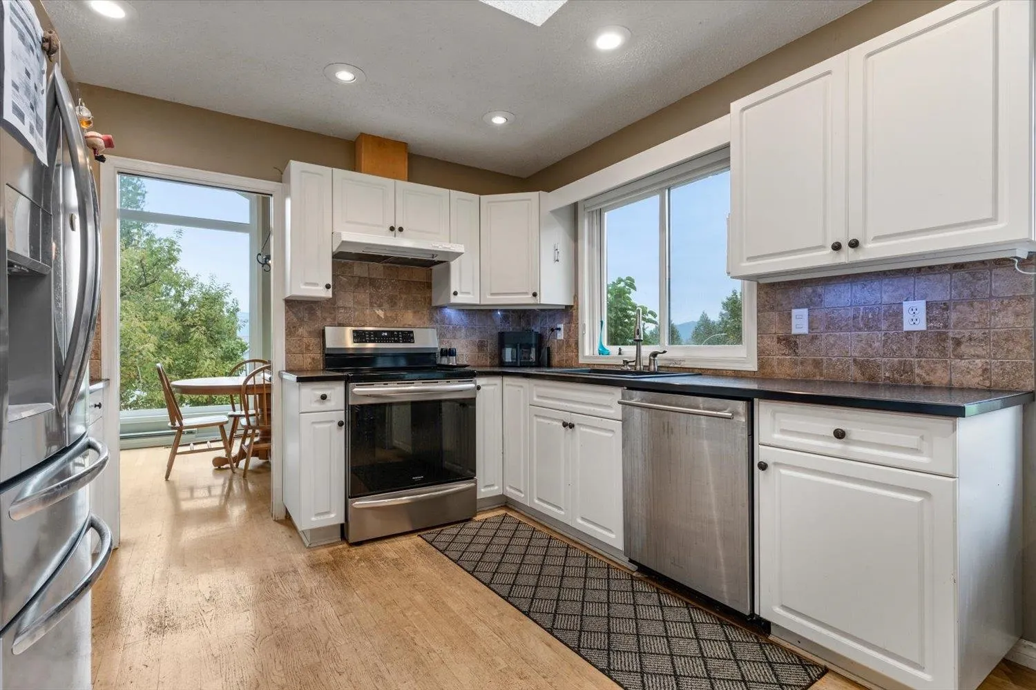 47390 Swallow Crescent