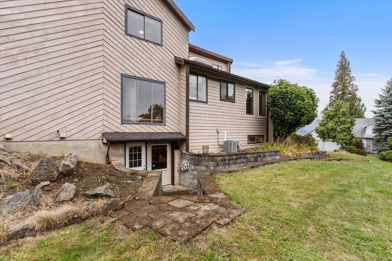 47390 Swallow Crescent
