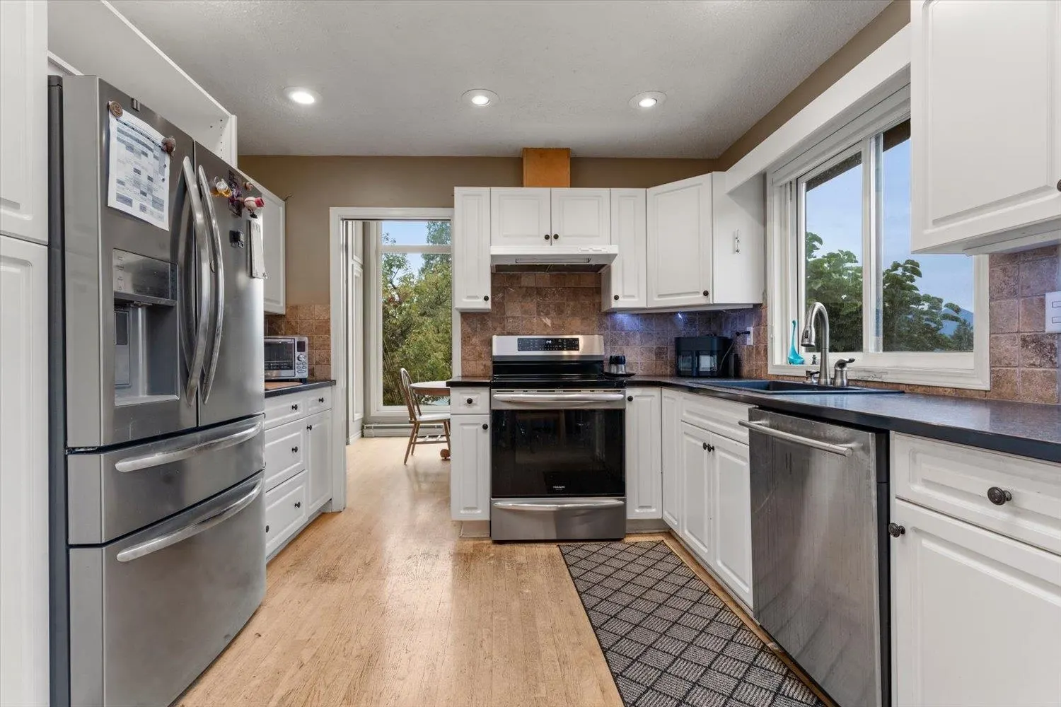 47390 Swallow Crescent