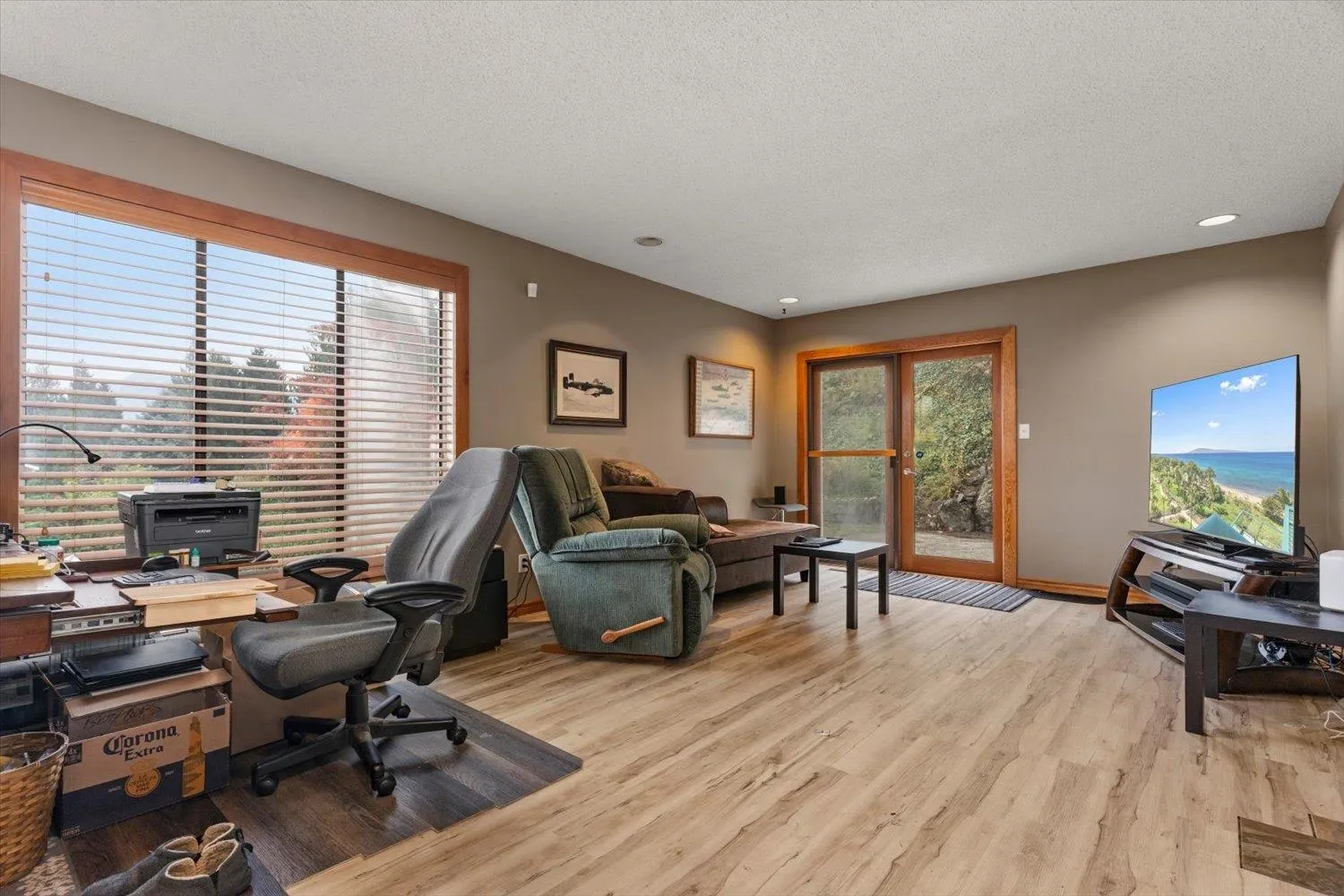 47390 Swallow Crescent