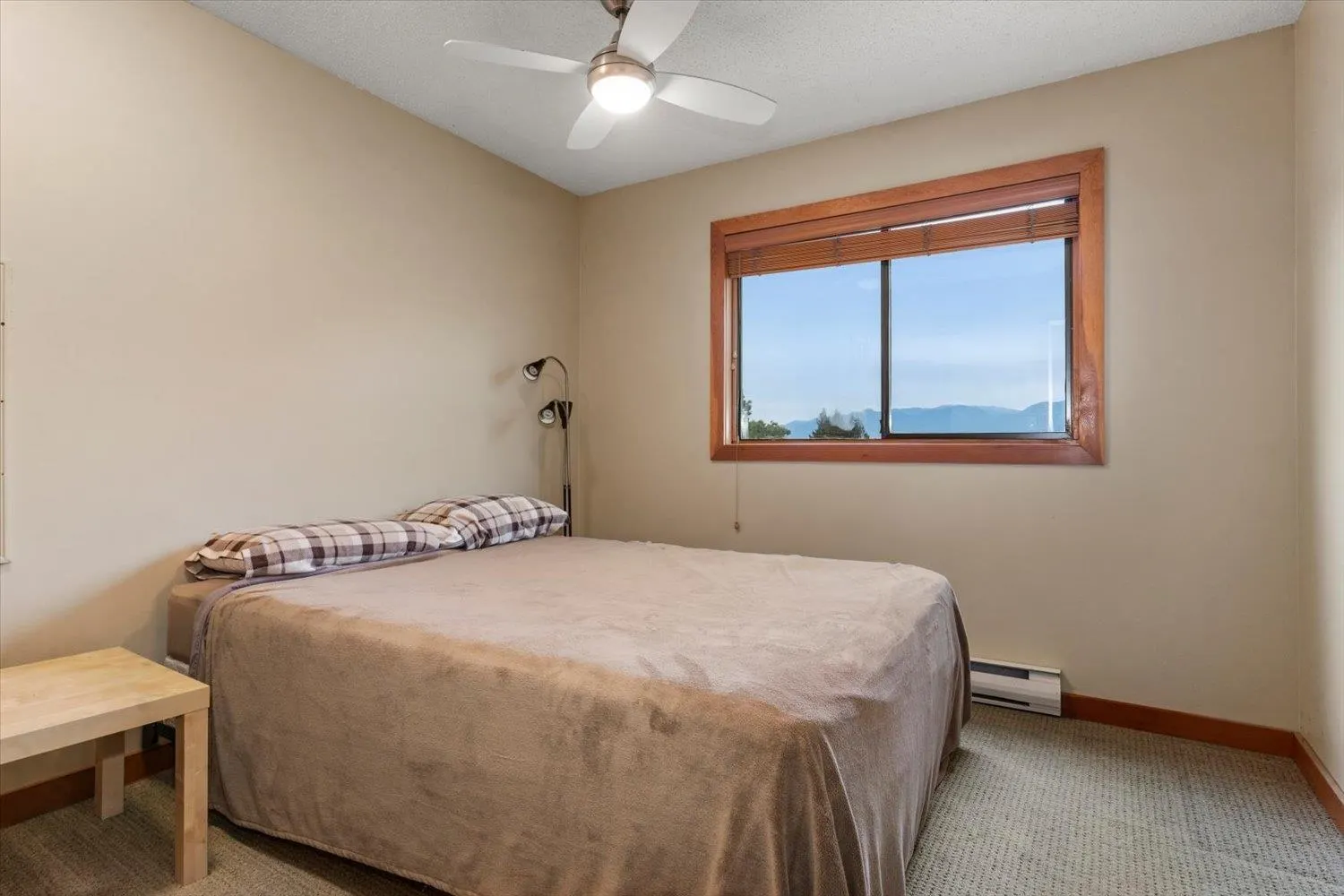 47390 Swallow Crescent