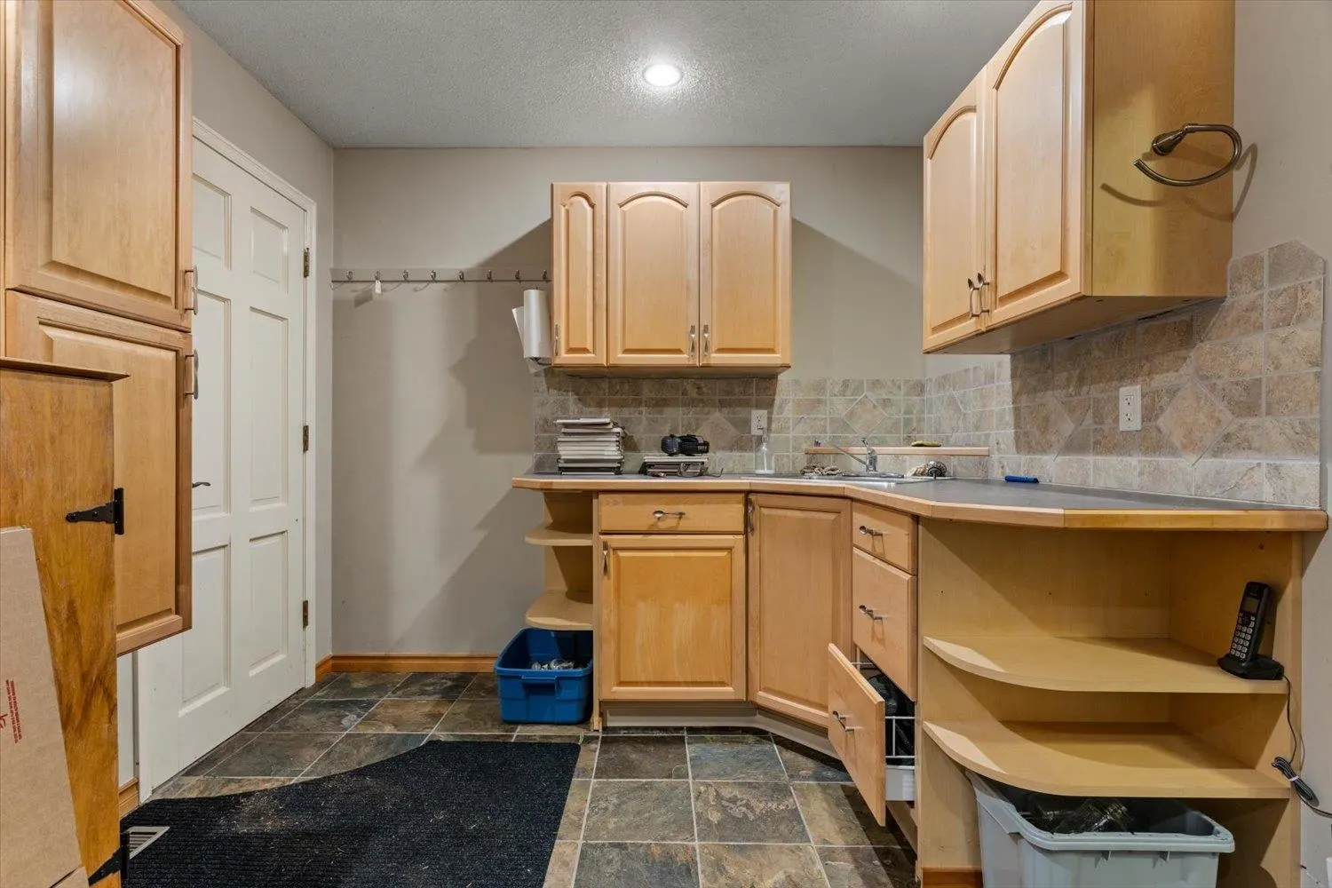47390 Swallow Crescent