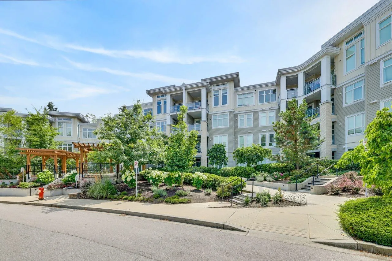 15436 31 Avenue #411