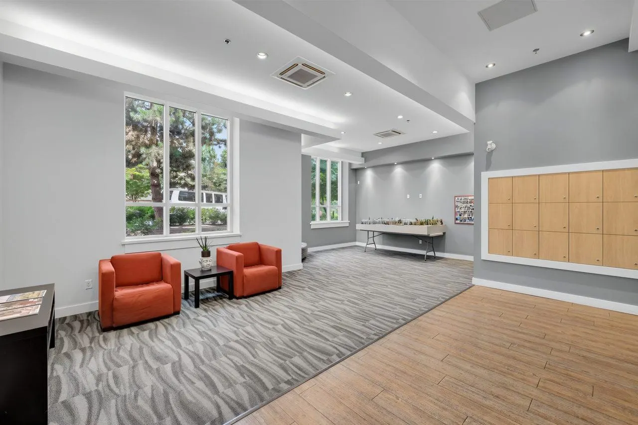 15436 31 Avenue #411