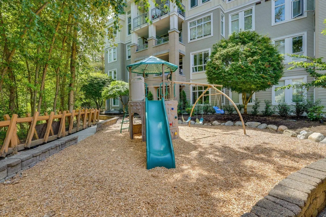 15436 31 Avenue #411
