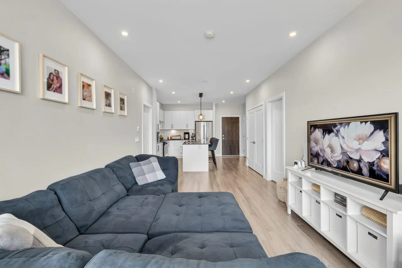 15436 31 Avenue #411
