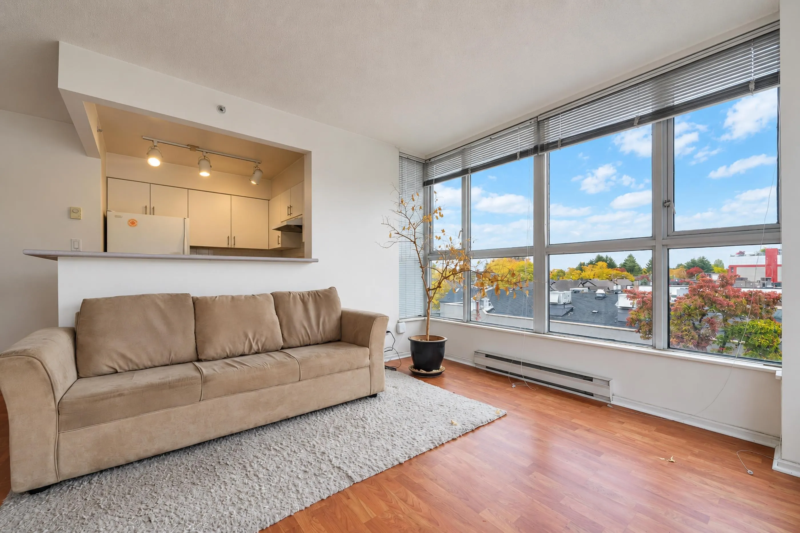 288 E 8th Avenue #402
