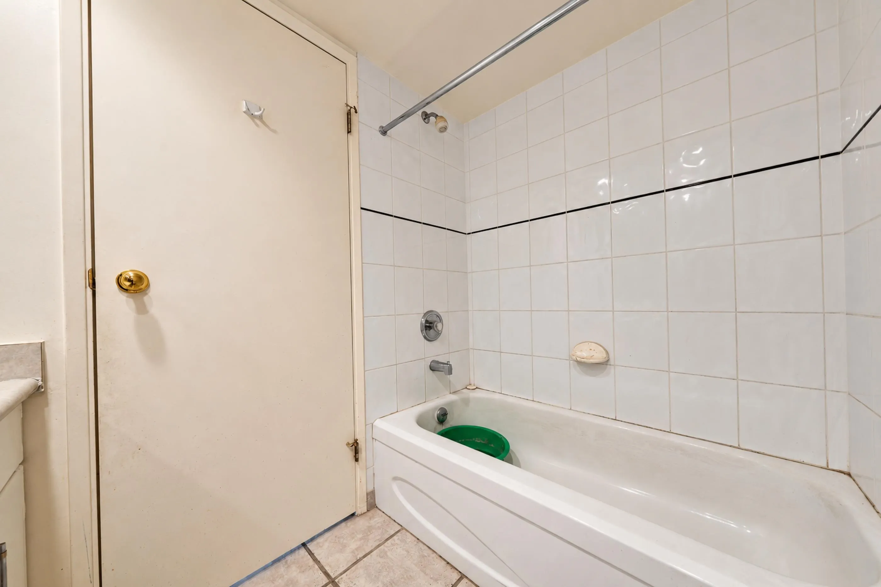288 E 8th Avenue #402