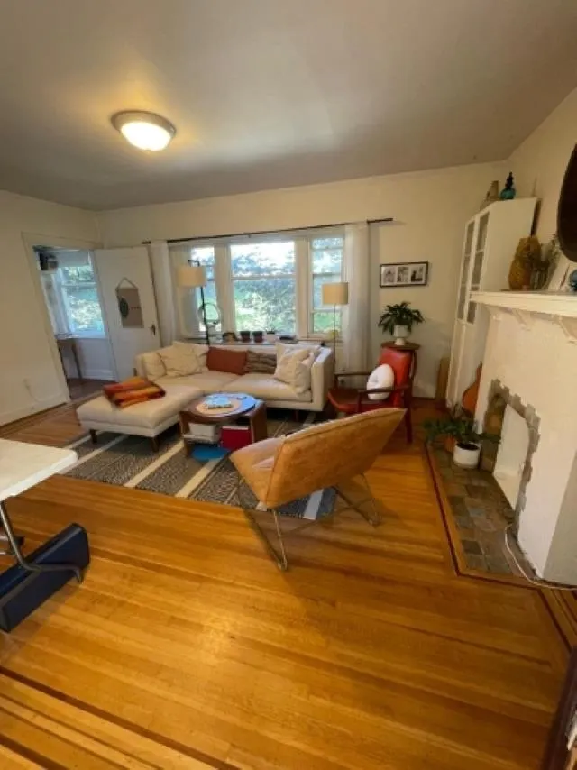 1086 W 10th Avenue #5