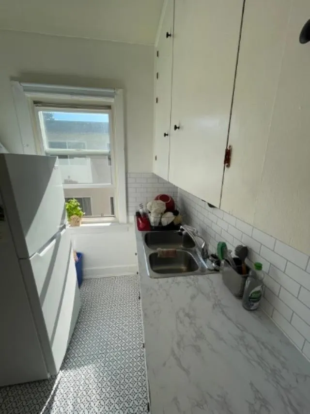 1086 W 10th Avenue #5