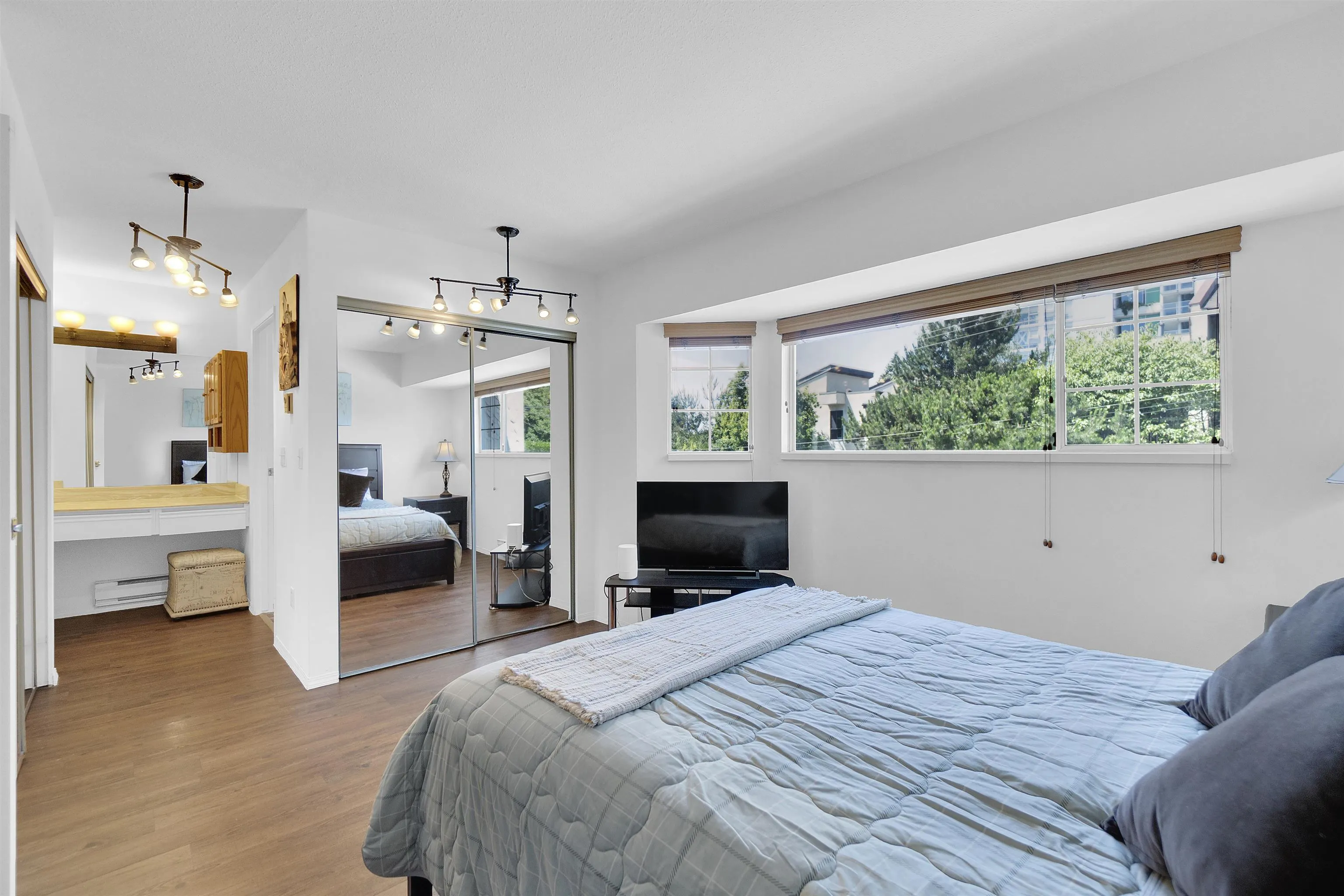 216 E 6th Street #108