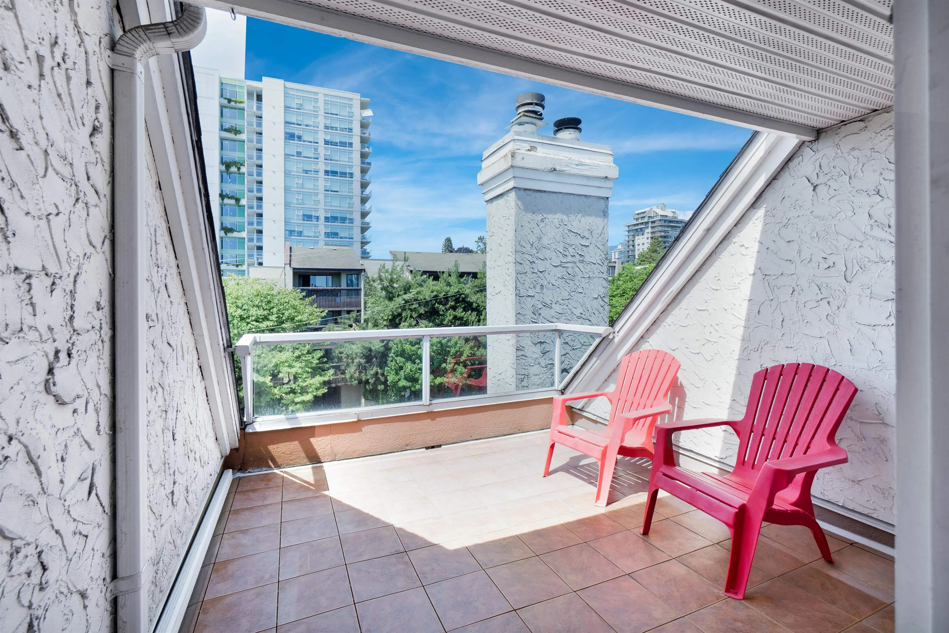 216 E 6th Street #108