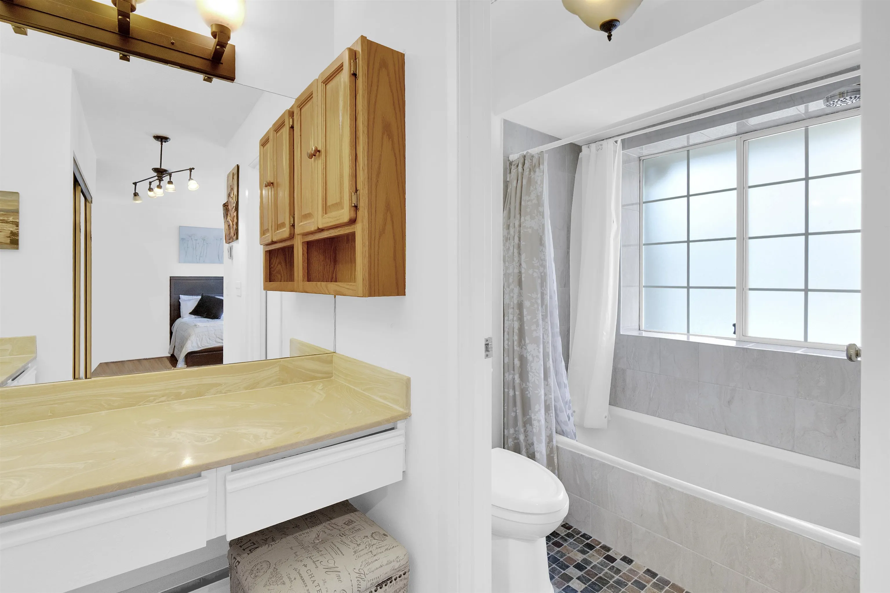 216 E 6th Street #108