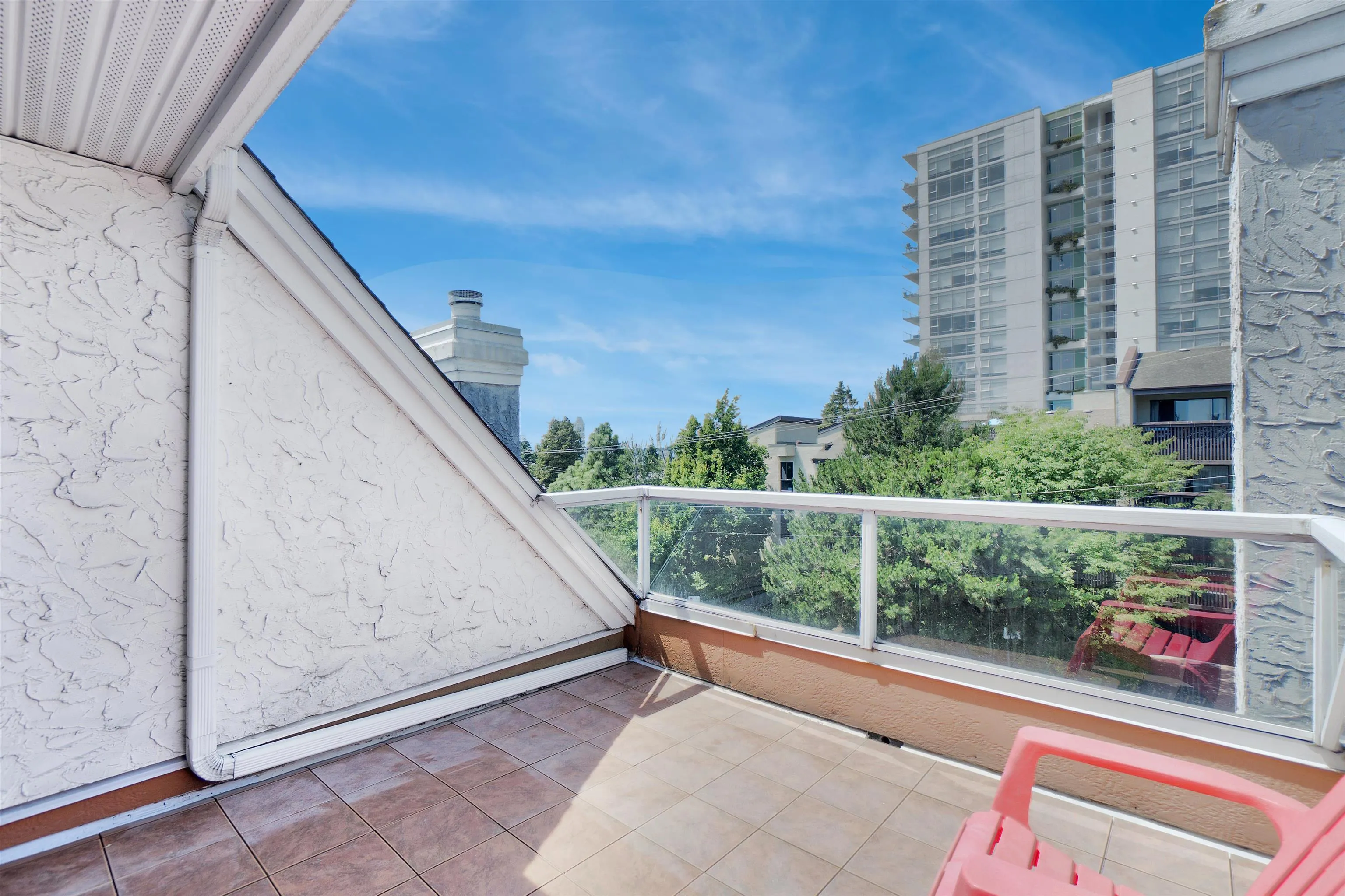 216 E 6th Street #108