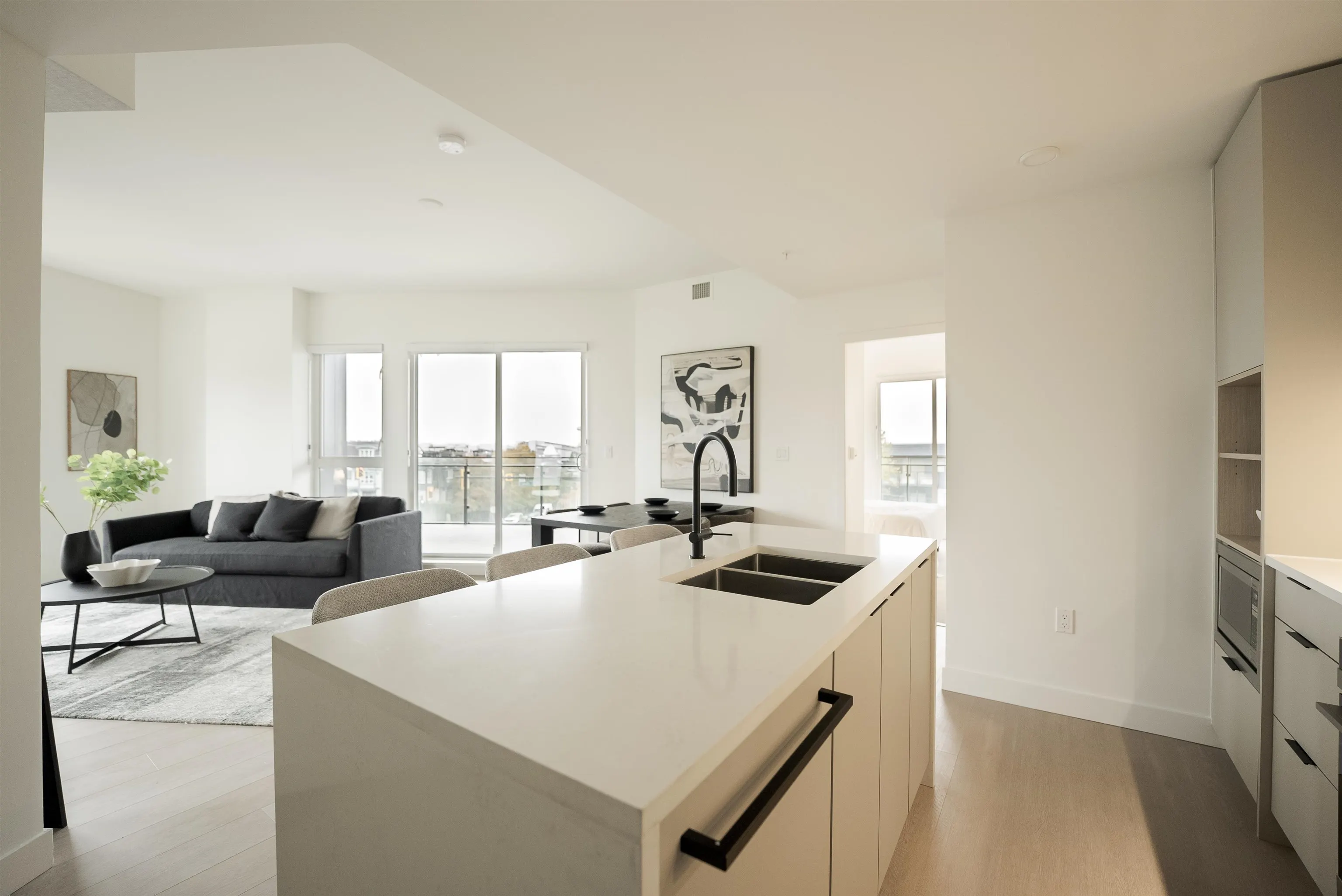 422 E 3rd Street #360