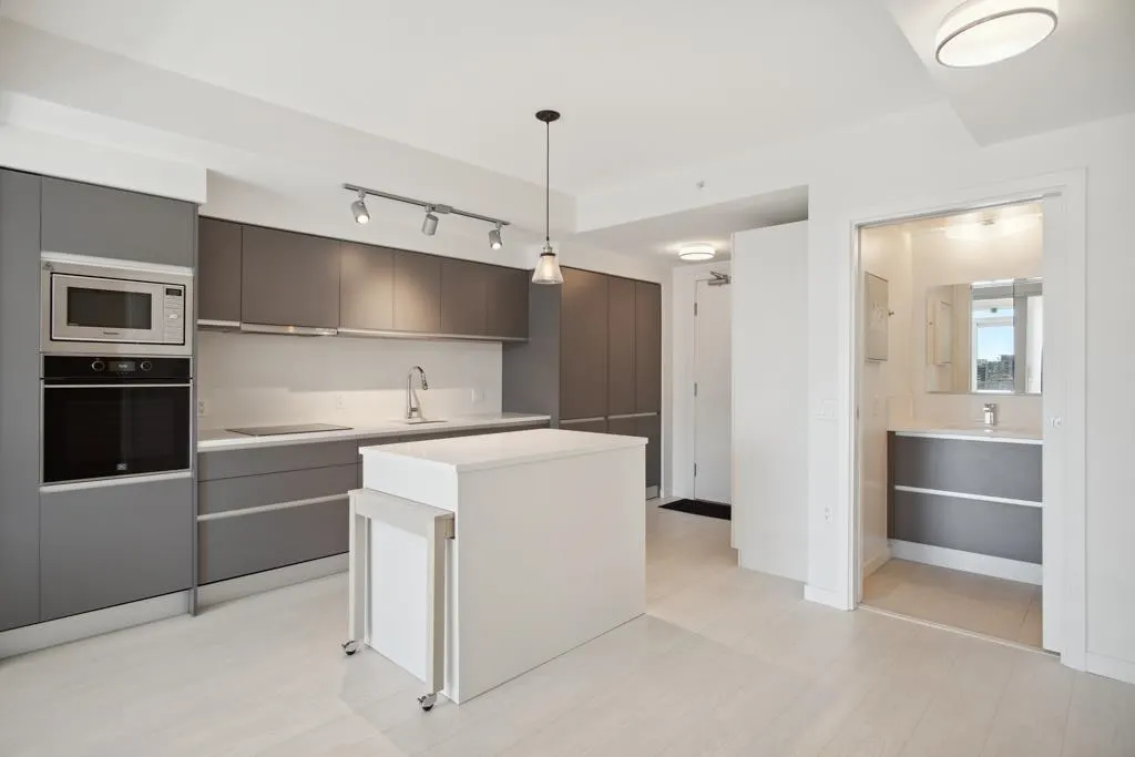180 E 2nd Avenue #920