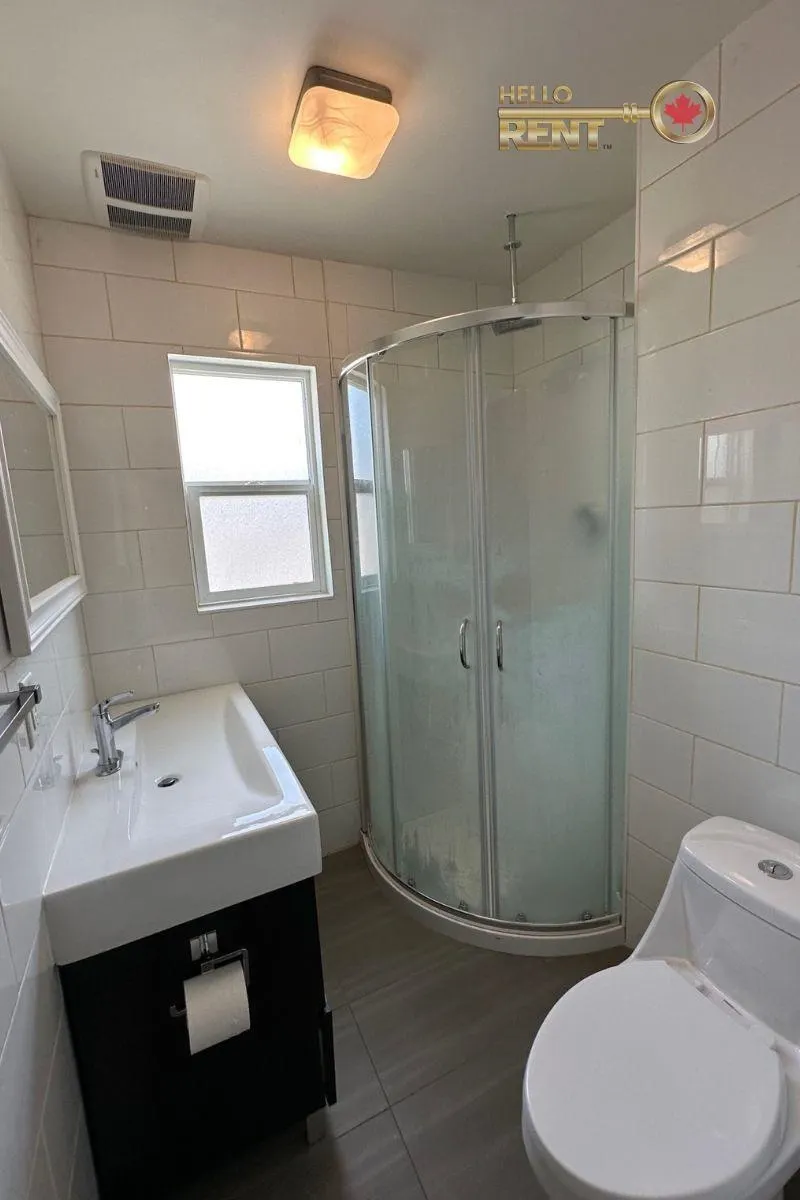 130 Lonsdale Avenue #102
