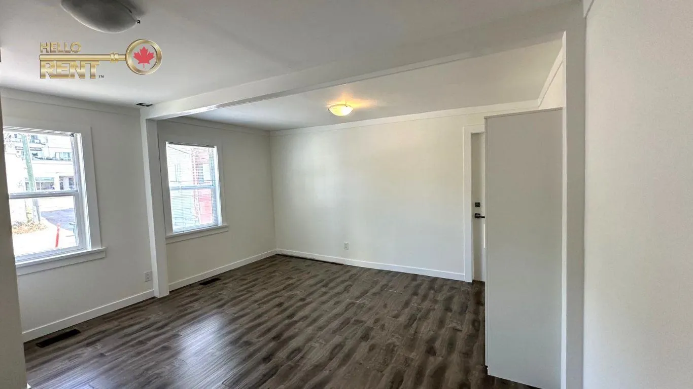 130 Lonsdale Avenue #102