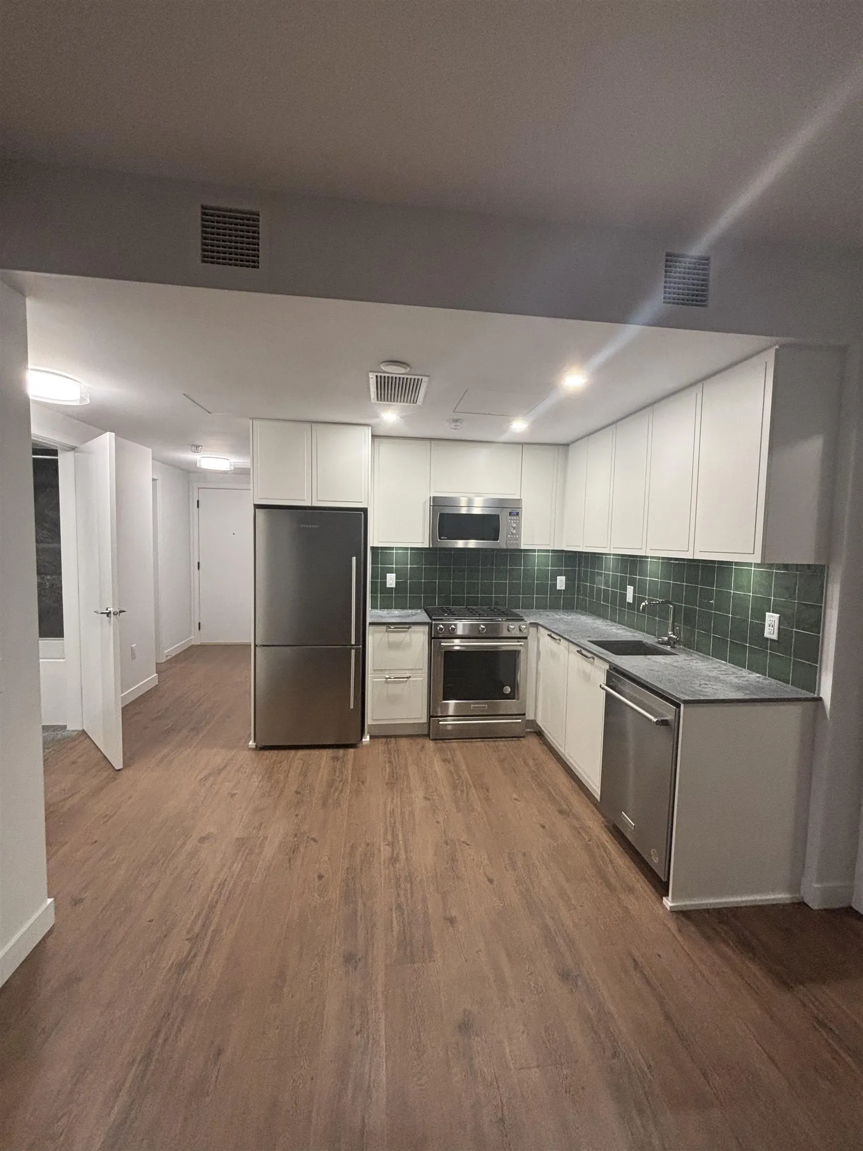 645 Como Lake Avenue #414
