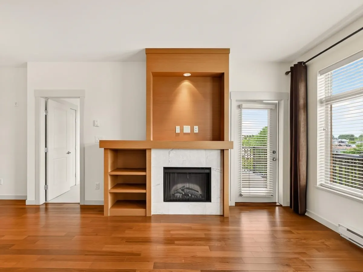 4365 Hastings Street #305