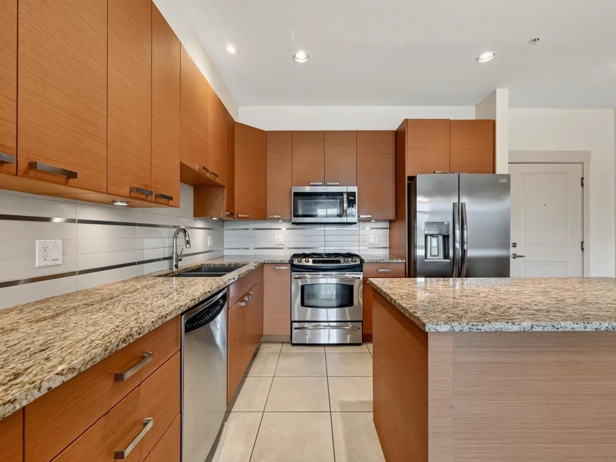 4365 Hastings Street #305