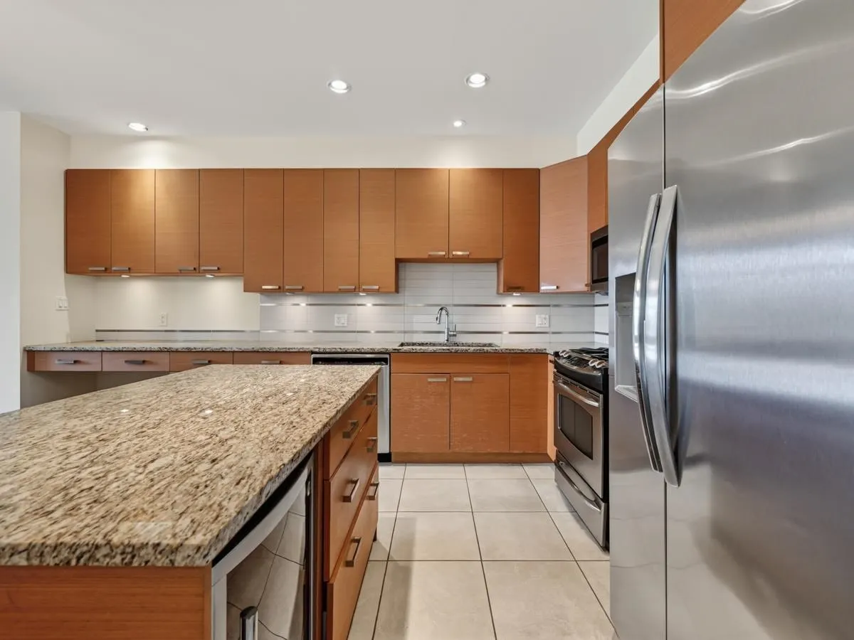4365 Hastings Street #305