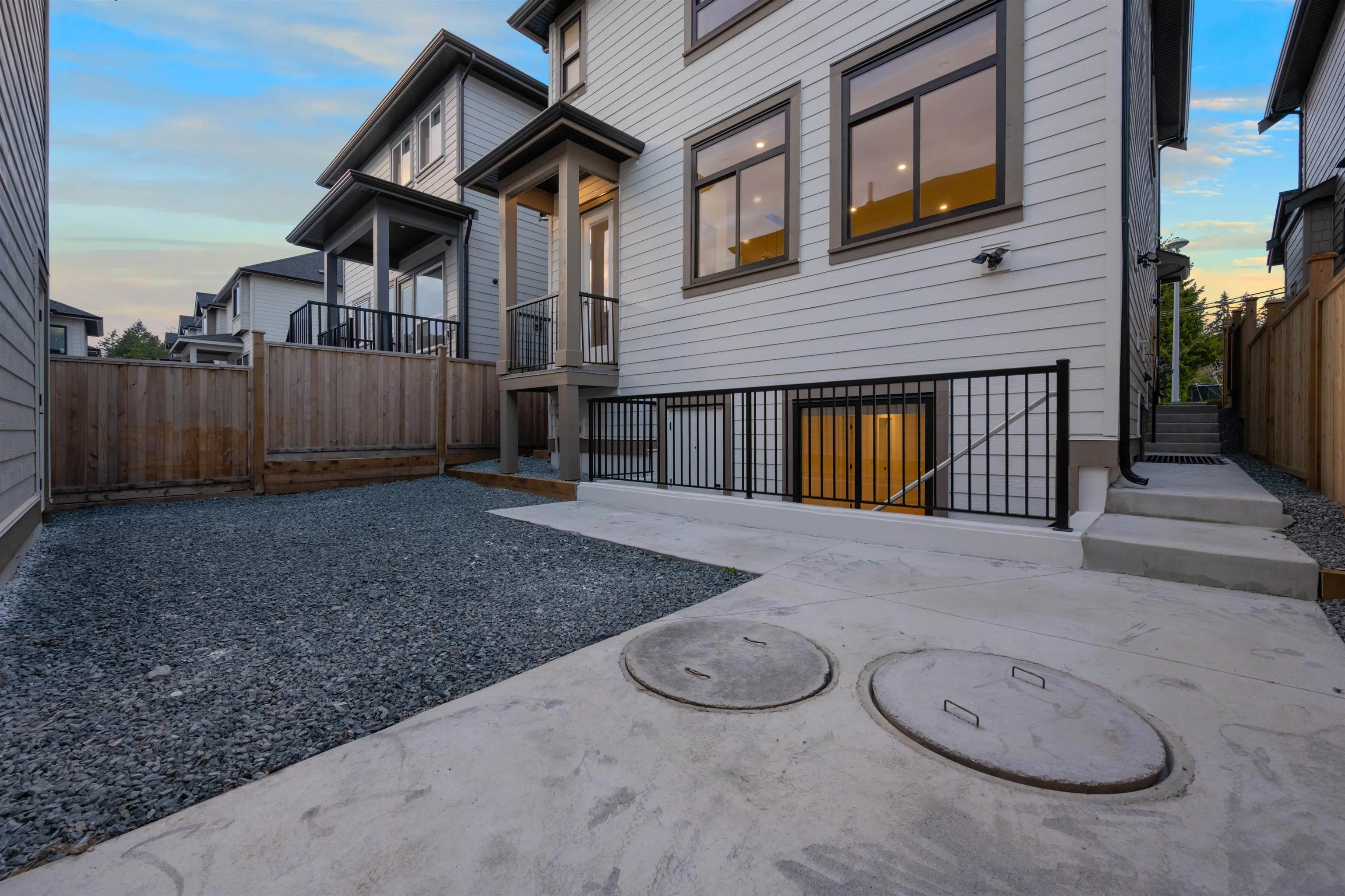 16734 20 Avenue