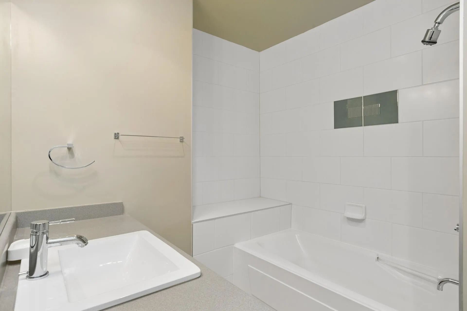 188 W 29th Street #206