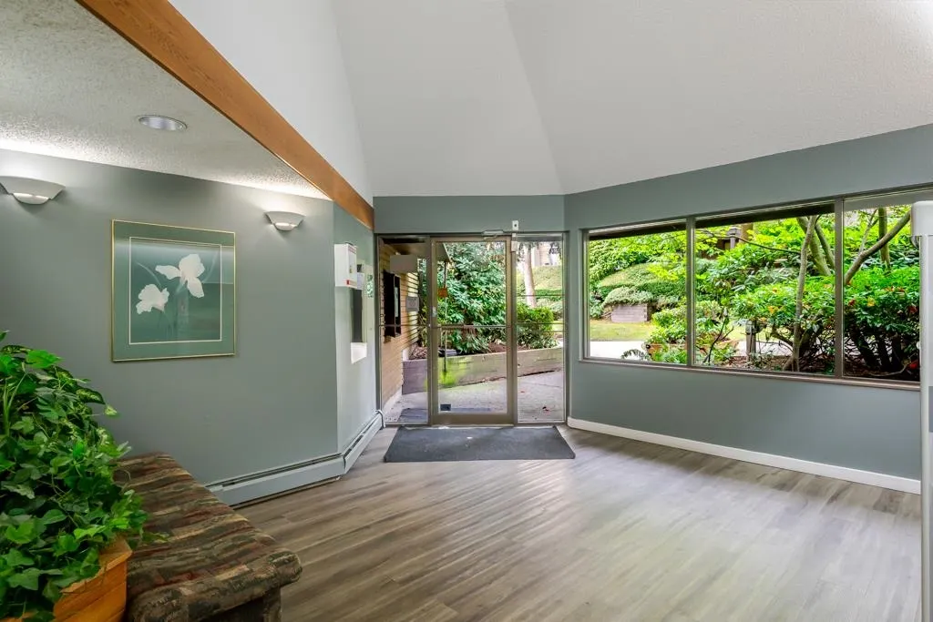 10626 151a Street #211